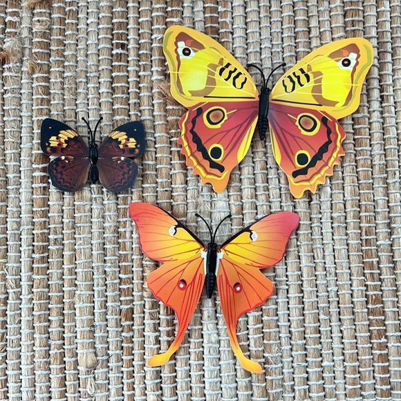 🌾🦋💛 Butterfly magnets set of 3 yellow butterflies demon slayer inspired - Picture 1 of 3